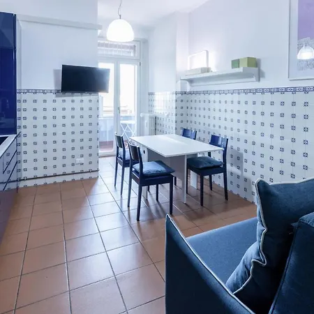 Flat 5 Min From Duomo With Park For Small Cars 米兰