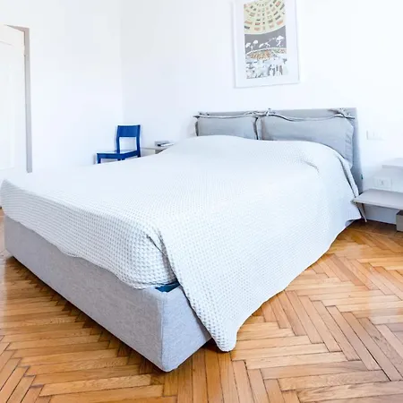 Flat 5 Min From Duomo With Park For Small Cars Lejlighed *